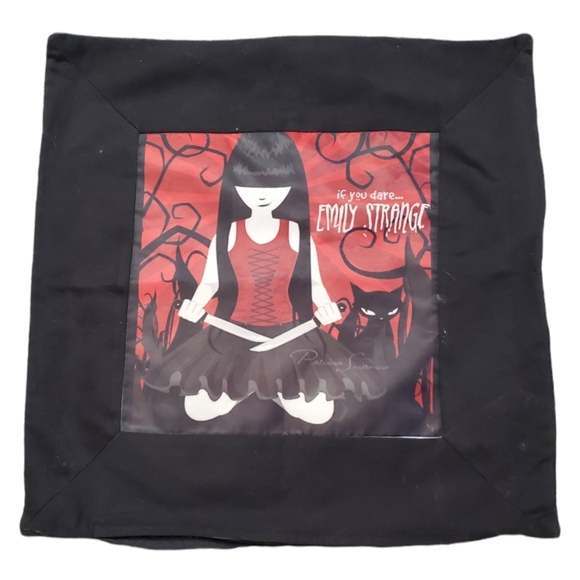 Emily The Strange Sham Throw Cover Emily with Blades - Picture 1 of 7